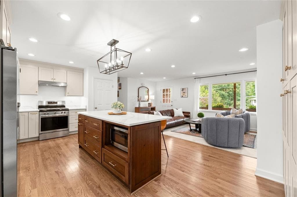 3 bedroom, 2 bathroom, 2,059 sq ft single family residence for sale at 1850 Donald Drive, Marietta, GA 30062 — photo 10