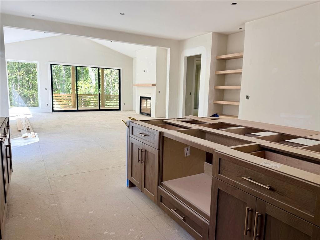 4 bedroom, 5 bathroom, 5,597 sq ft single family residence for sale at 175 Cedarwood Lane, Roswell, GA 30075 — photo 10
