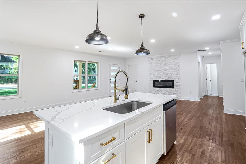 4 bedroom, 3 bathroom, 1,980 sq ft single family residence for sale at 1321 Avon Avenue, Atlanta, GA 30310 — photo 7
