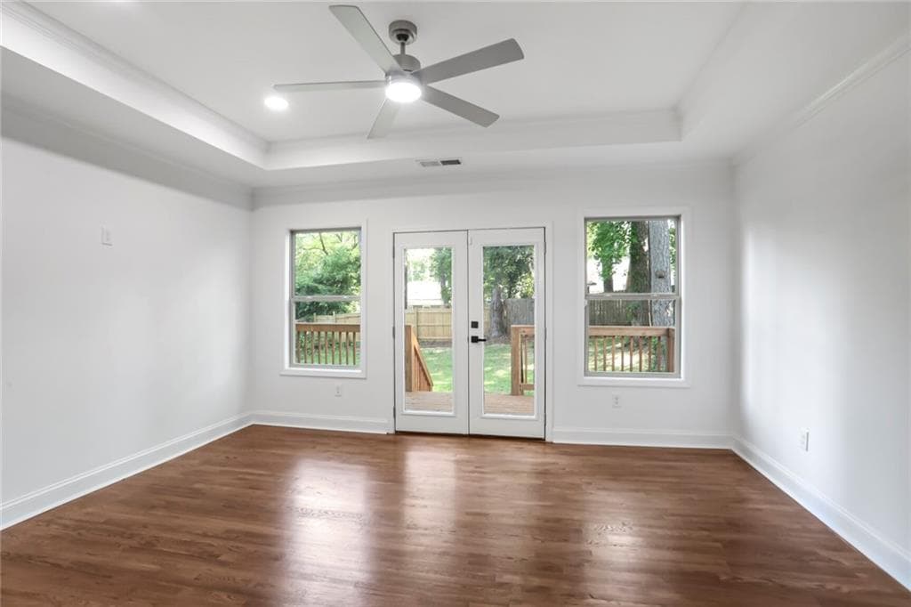 4 bedroom, 3 bathroom, 1,980 sq ft single family residence for sale at 1321 Avon Avenue, Atlanta, GA 30310 — photo 8