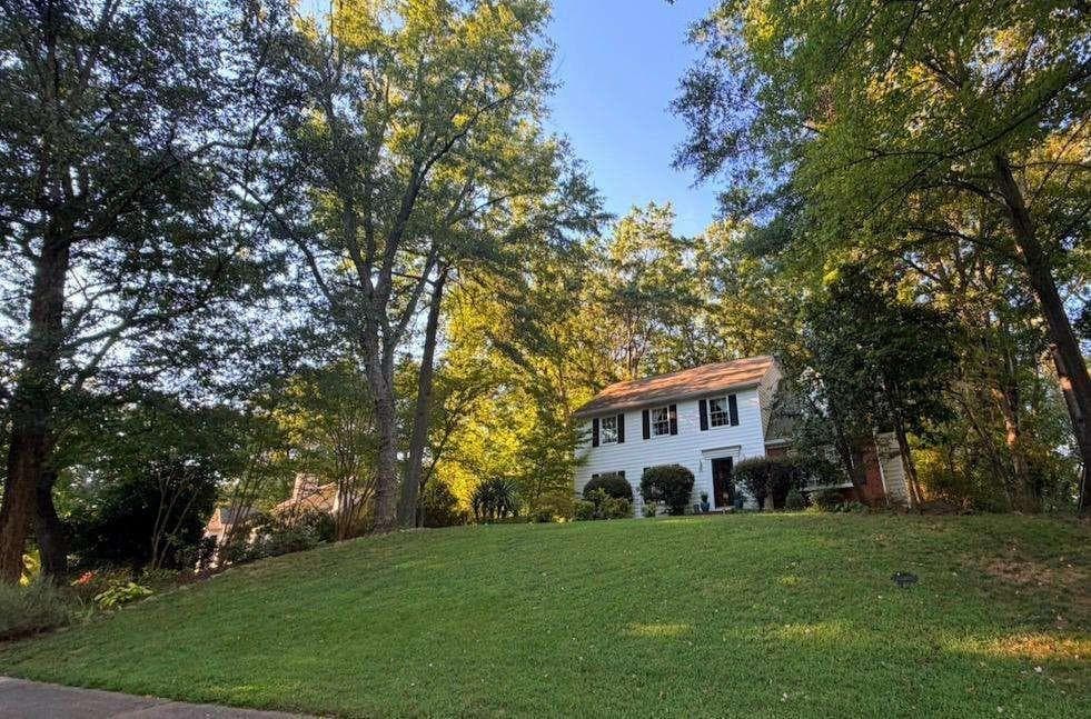 4 bedroom, 3 bathroom, 2,667 sq ft single family residence for sale at 3289 Whitfield Drive, Marietta, GA 30062 — photo 2