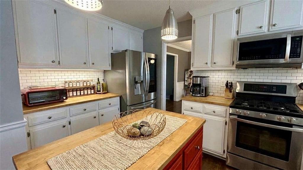 4 bedroom, 3 bathroom, 2,667 sq ft single family residence for sale at 3289 Whitfield Drive, Marietta, GA 30062 — photo 7
