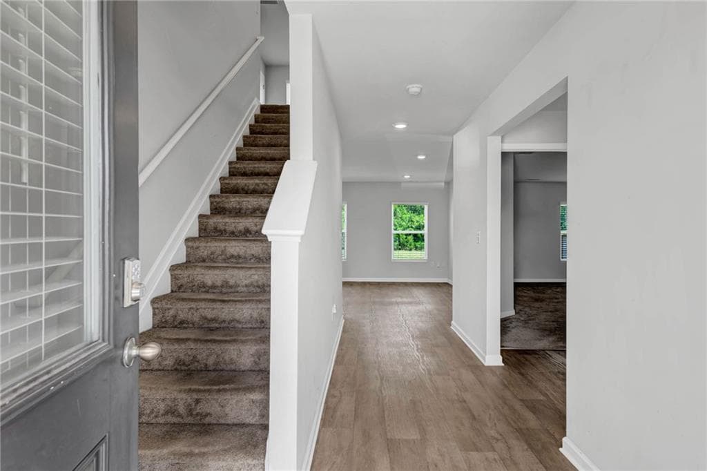 4 bedroom, 4 bathroom, 2,800 sq ft single family residence for sale at 750 Clydes Way, Jackson, GA 30233 — photo 5