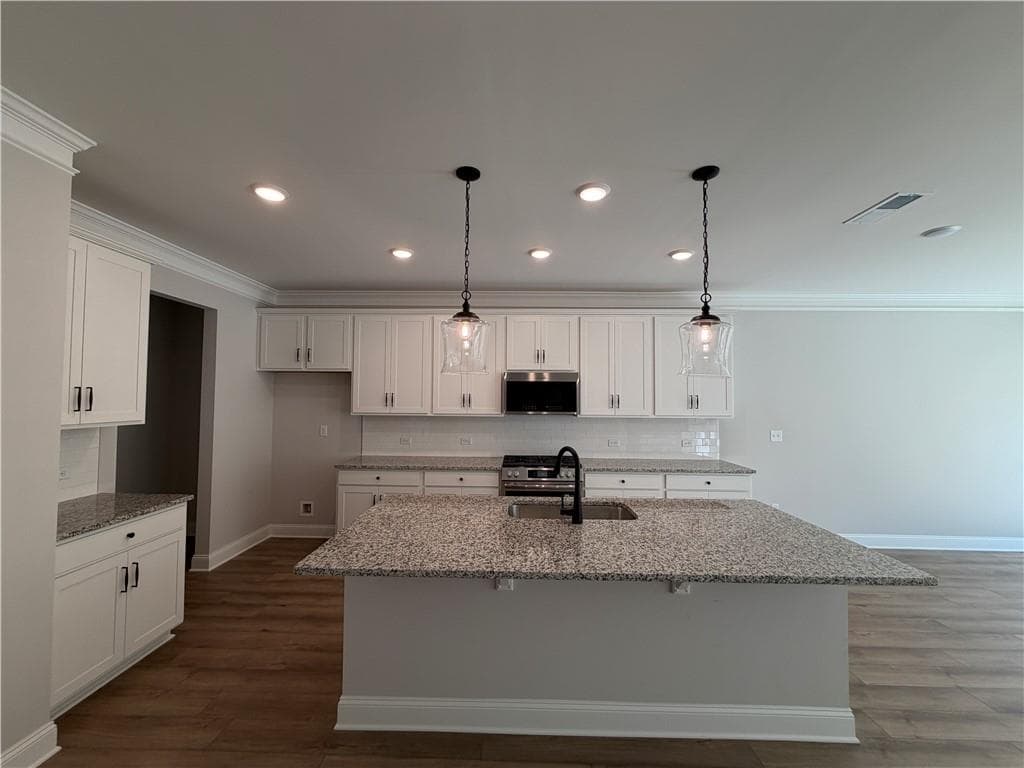 3 bedroom, 3 bathroom, 2,062 sq ft townhouse for sale at 5 Trace Bluff, Dawsonville, GA 30534 — photo 2