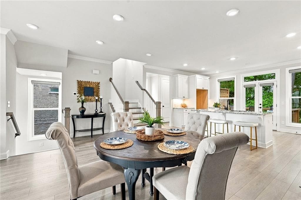 4 bedroom, 4 bathroom, 1,996 sq ft townhouse for sale at 7950 Laurel Creek Drive, Johns Creek, GA 30024 — photo 9