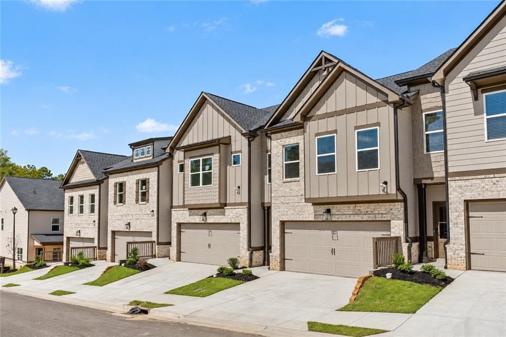 4 bedroom, 3 bathroom, 2,351 sq ft townhouse under contract at 4351 Fern River Bend 32, Norcross, GA 30093