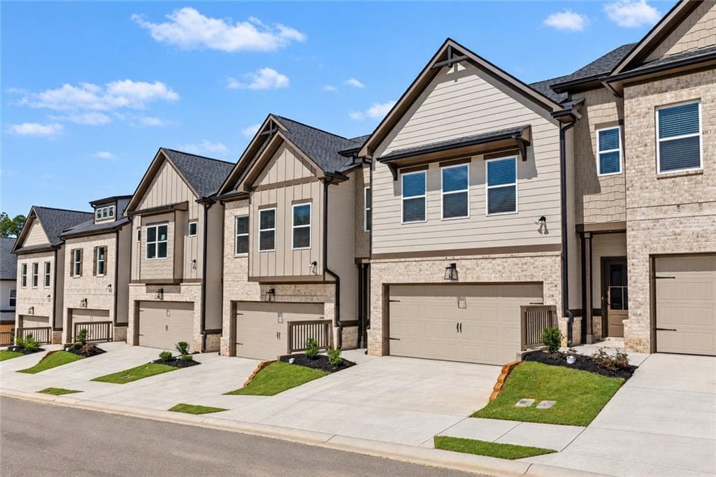 4 bedroom, 3 bathroom, 2,351 sq ft townhouse for sale at 4349 Fern River Bend 31, Norcross, GA 30093
