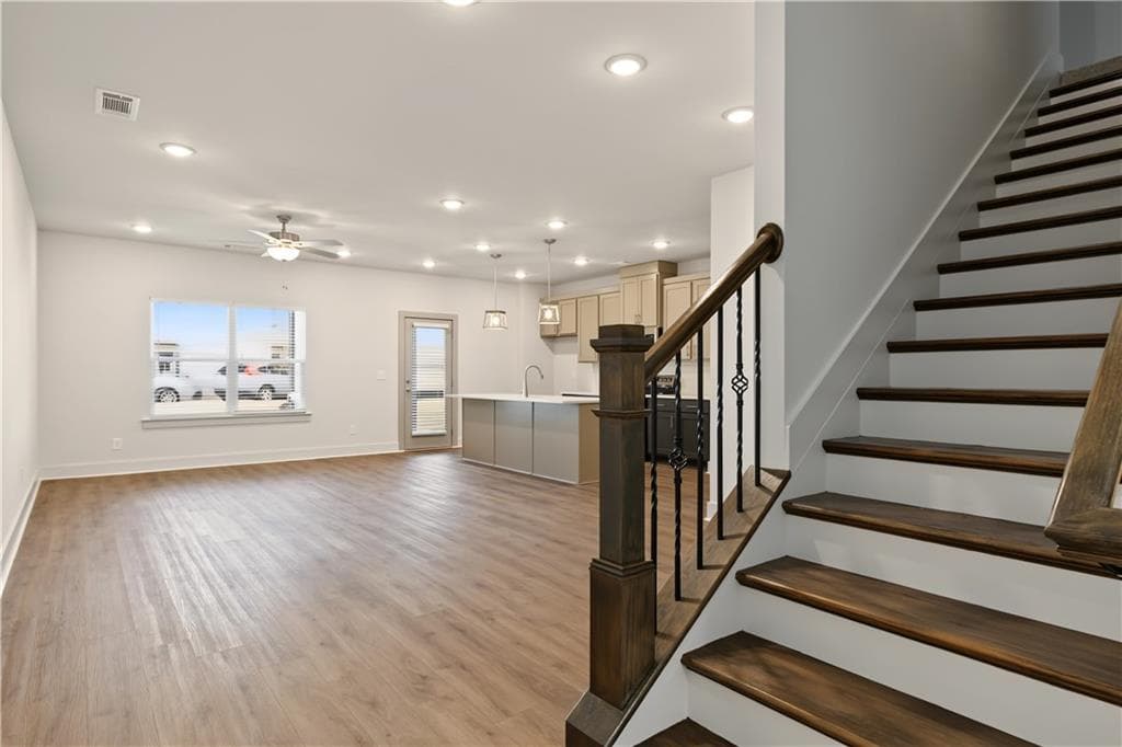4 bedroom, 3 bathroom, 2,351 sq ft townhouse for sale at 4349 Fern River Bend 31, Norcross, GA 30093 — photo 4