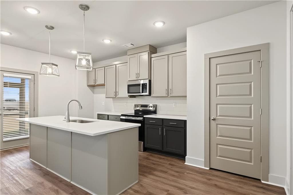 4 bedroom, 3 bathroom, 2,351 sq ft townhouse for sale at 4349 Fern River Bend 31, Norcross, GA 30093 — photo 7