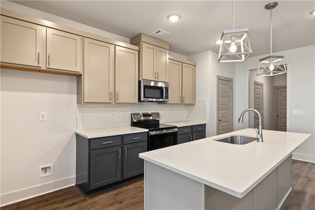 4 bedroom, 3 bathroom, 2,351 sq ft townhouse for sale at 4349 Fern River Bend 31, Norcross, GA 30093 — photo 8
