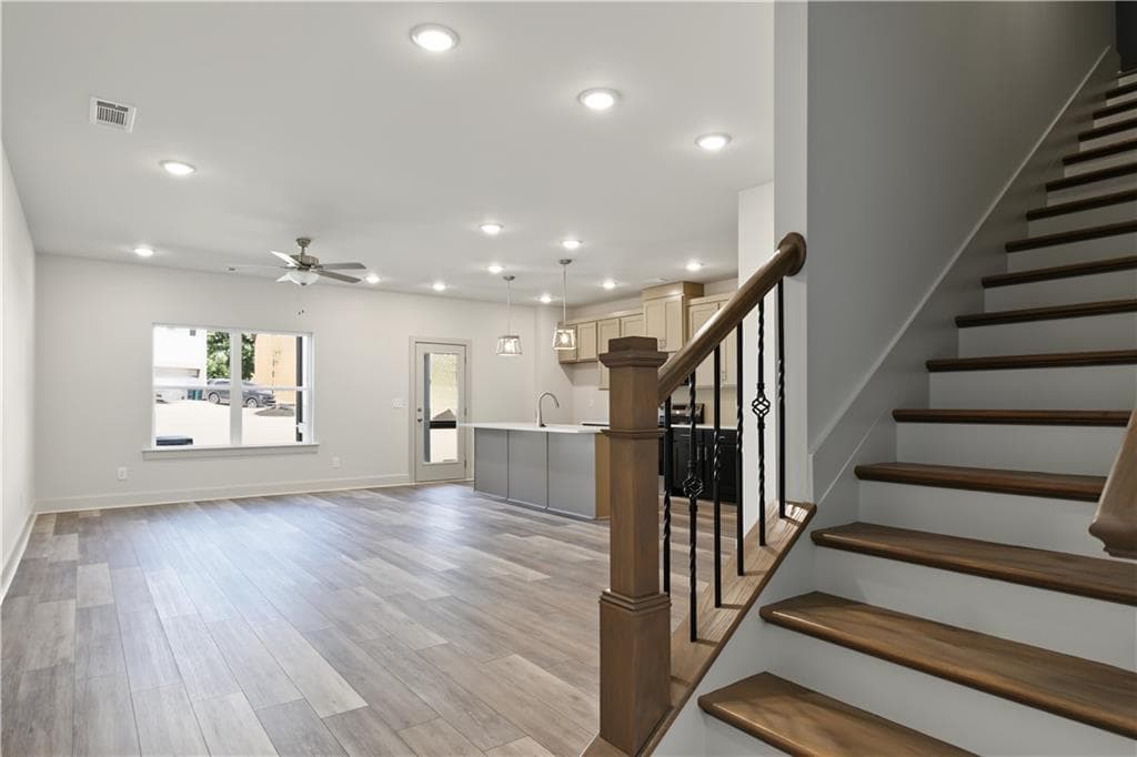 4 bedroom, 3 bathroom, 2,351 sq ft townhouse for sale at 4353 Fern River Bend 33, Norcross, GA 30093 — photo 4