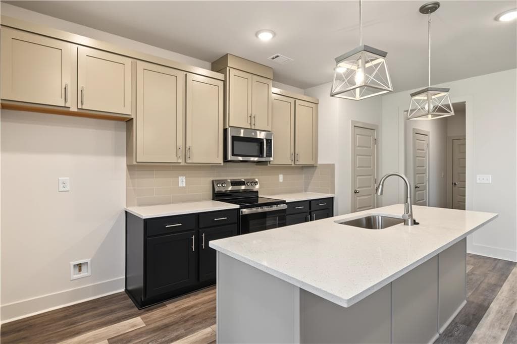 4 bedroom, 3 bathroom, 2,351 sq ft townhouse for sale at 4353 Fern River Bend 33, Norcross, GA 30093 — photo 7