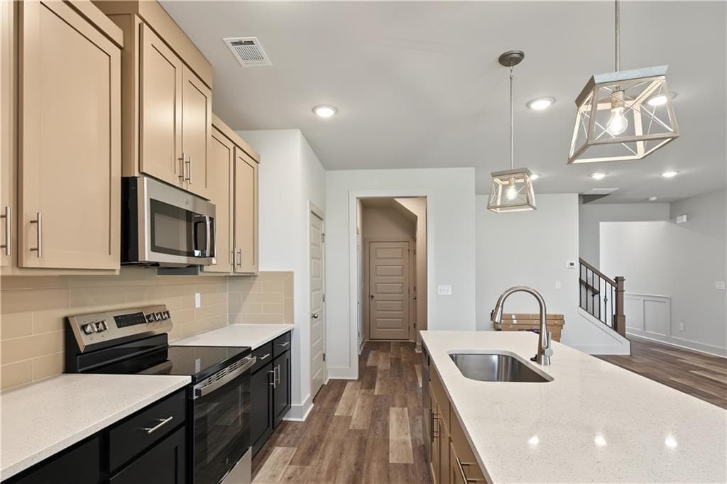 4 bedroom, 3 bathroom, 2,351 sq ft townhouse for sale at 4353 Fern River Bend 33, Norcross, GA 30093 — photo 8