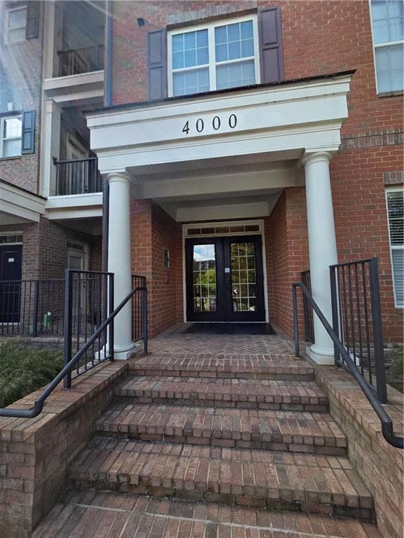 2 bedroom, 2 bathroom, 1,433 sq ft condominium for sale at 2300 Peachford Road 4409, Dunwoody, GA 30338 — photo 2