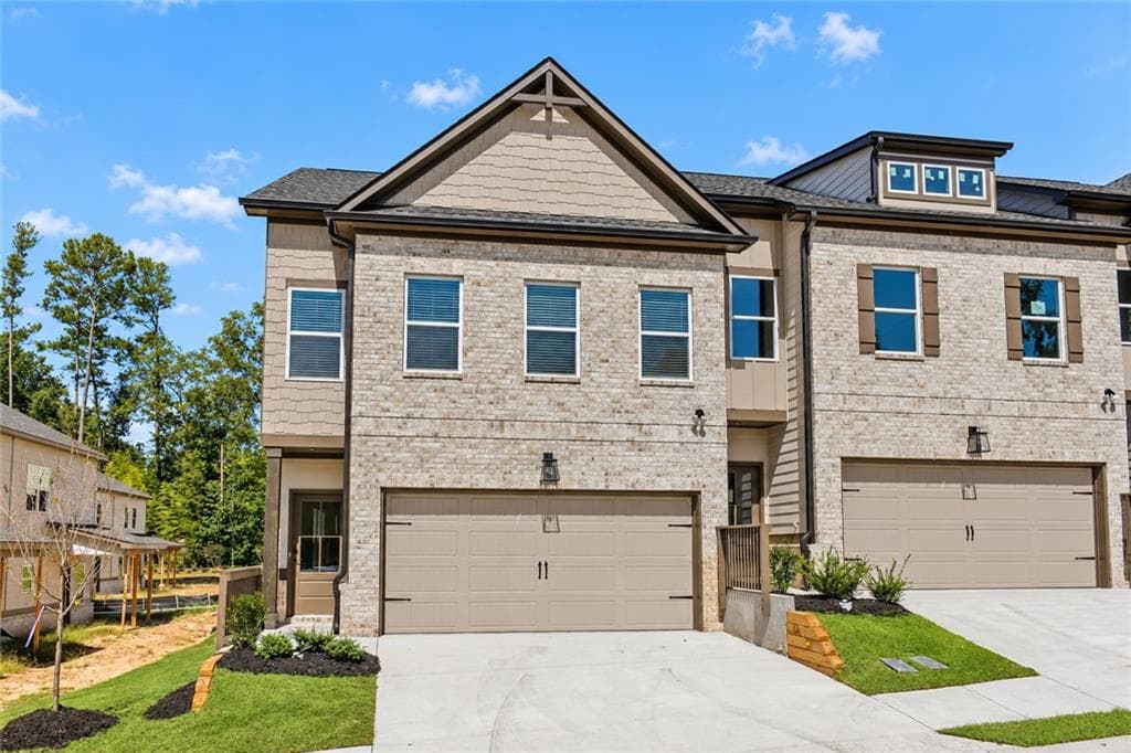 4 bedroom, 3 bathroom, 2,300 sq ft townhouse for sale at 4357 Fern River Bend 35, Norcross, GA 30093 — photo 2
