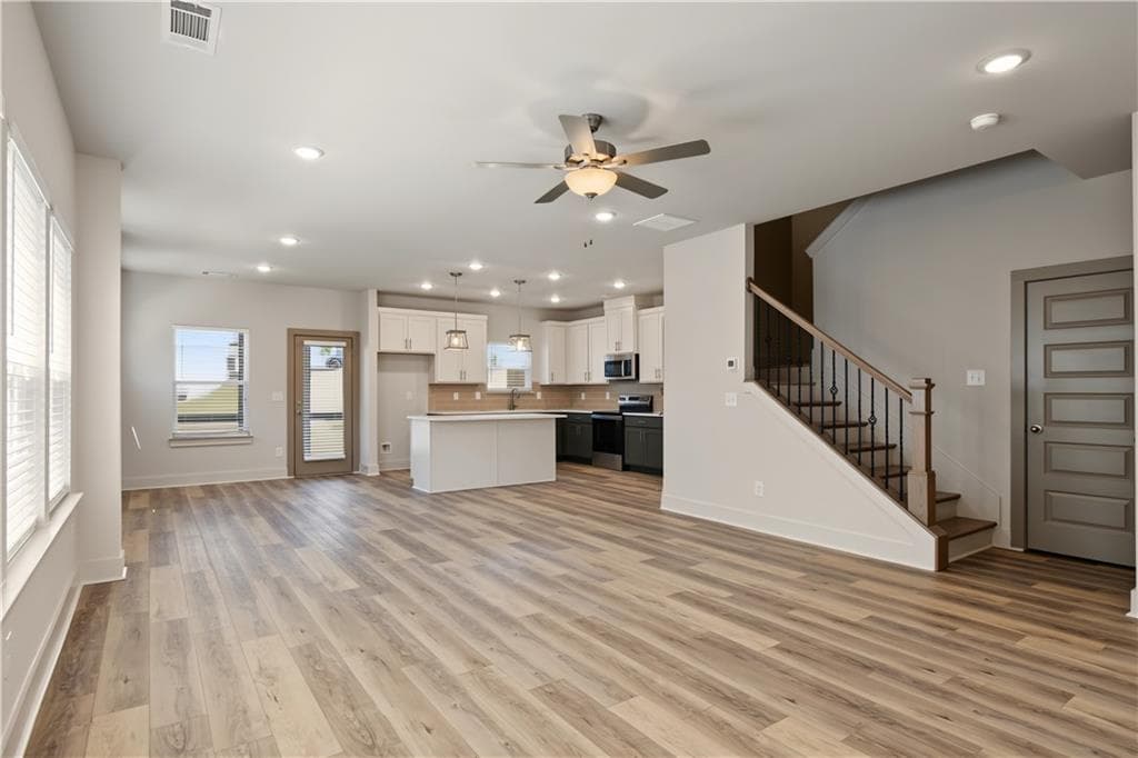 4 bedroom, 3 bathroom, 2,300 sq ft townhouse for sale at 4357 Fern River Bend 35, Norcross, GA 30093 — photo 5