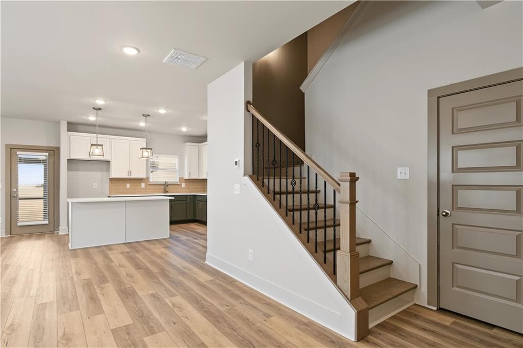 4 bedroom, 3 bathroom, 2,300 sq ft townhouse for sale at 4357 Fern River Bend 35, Norcross, GA 30093 — photo 7