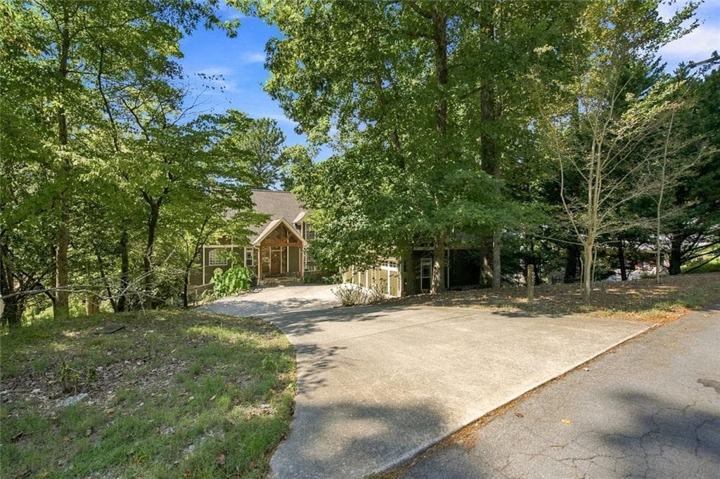 6 bedroom, 3 bathroom, 4,097 sq ft single family residence for sale at 251 White Antelope Street, Waleska, GA 30183 — photo 5
