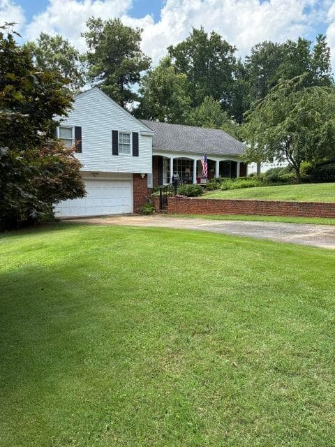 4 bedroom, 3 bathroom, 2,102 sq ft single family residence for sale at 645 Patrick Place, Sandy Springs, GA 30328 — photo 2