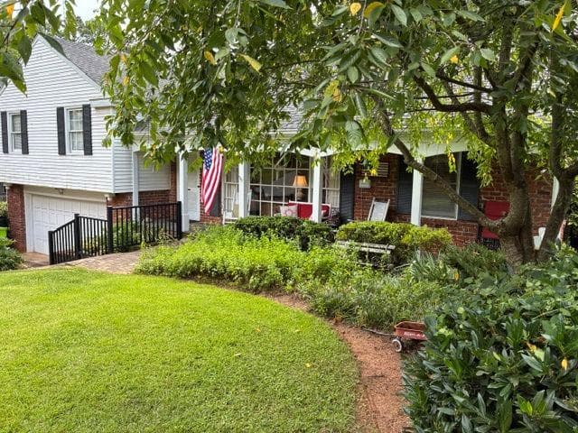 4 bedroom, 3 bathroom, 2,102 sq ft single family residence for sale at 645 Patrick Place, Sandy Springs, GA 30328 — photo 3