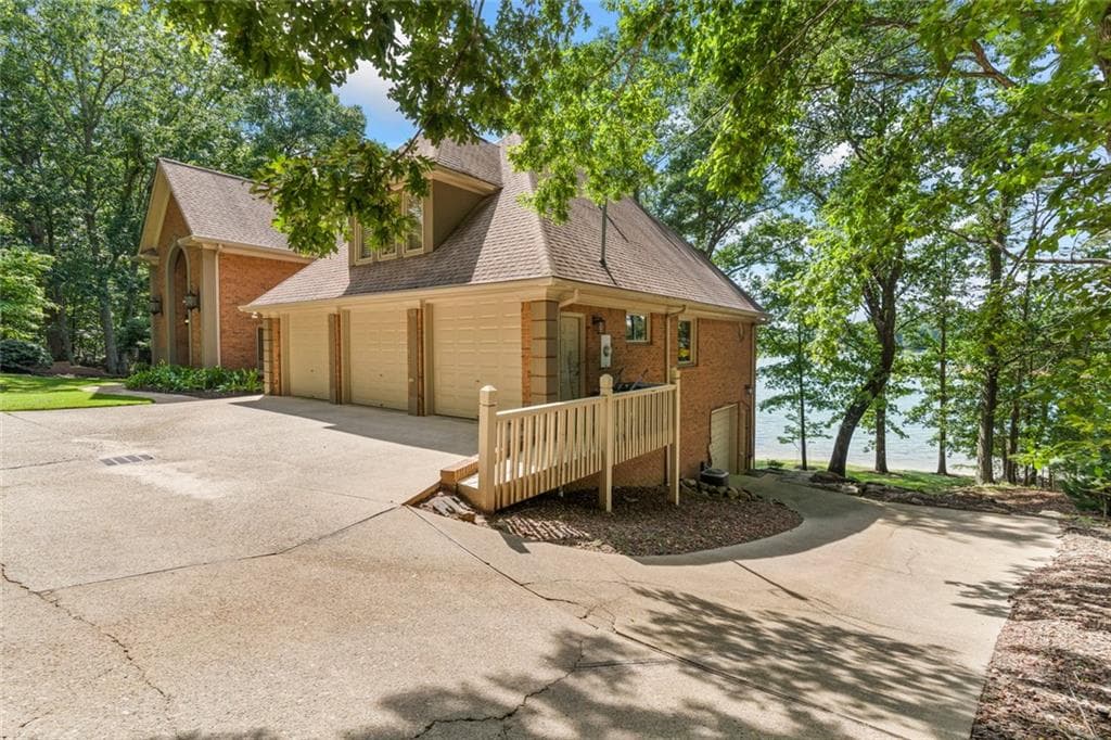 7 bedroom, 8 bathroom, 9,346 sq ft single family residence for rent at 6576 Yacht Club Road, Flowery Branch, GA 30542 for $12,500 a month — photo 7