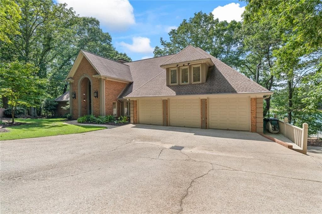 7 bedroom, 8 bathroom, 9,346 sq ft single family residence for rent at 6576 Yacht Club Road, Flowery Branch, GA 30542 for $12,500 a month — photo 8