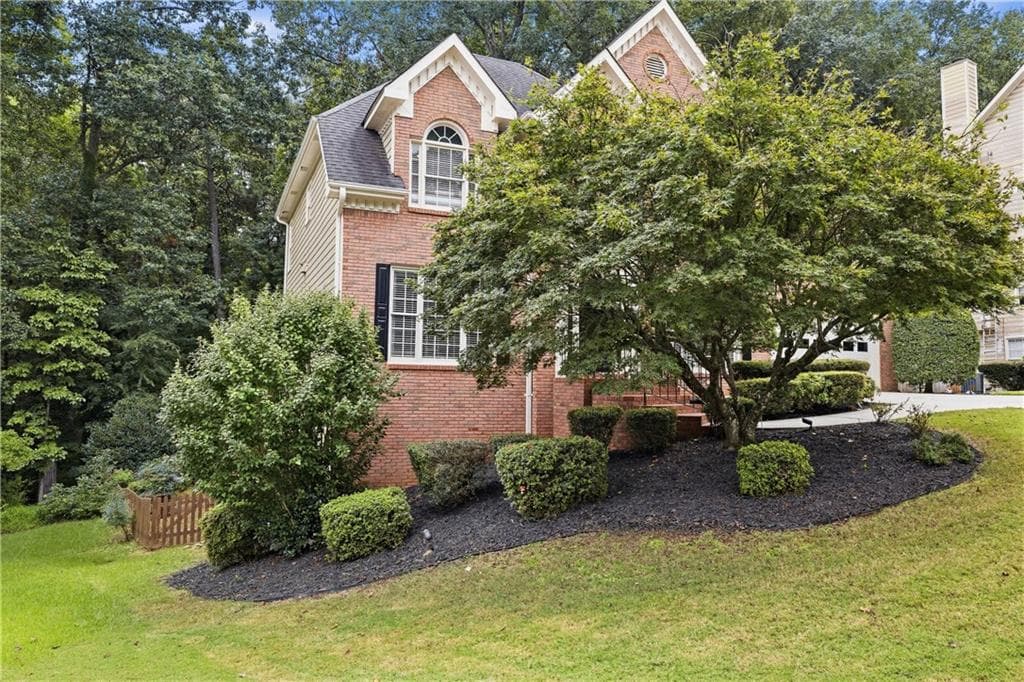 6 bedroom, 4 bathroom, 4,800 sq ft single family residence for sale at 810 Millvale Place, Lawrenceville, GA 30044 — photo 2