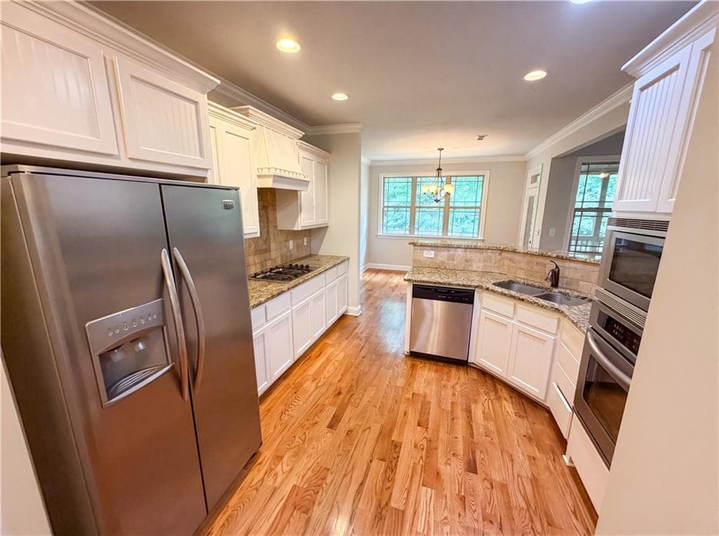 4 bedroom, 3 bathroom, 4,811 sq ft single family residence for sale at 212 Westwind Drive, Newnan, GA 30263 — photo 2