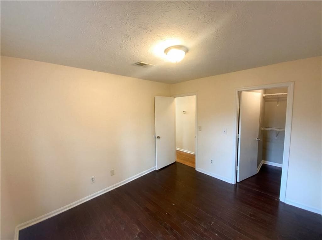 2 bedroom, 2 bathroom, 908 sq ft condominium for sale at 311 Quail Run, Roswell, GA 30076 — photo 4