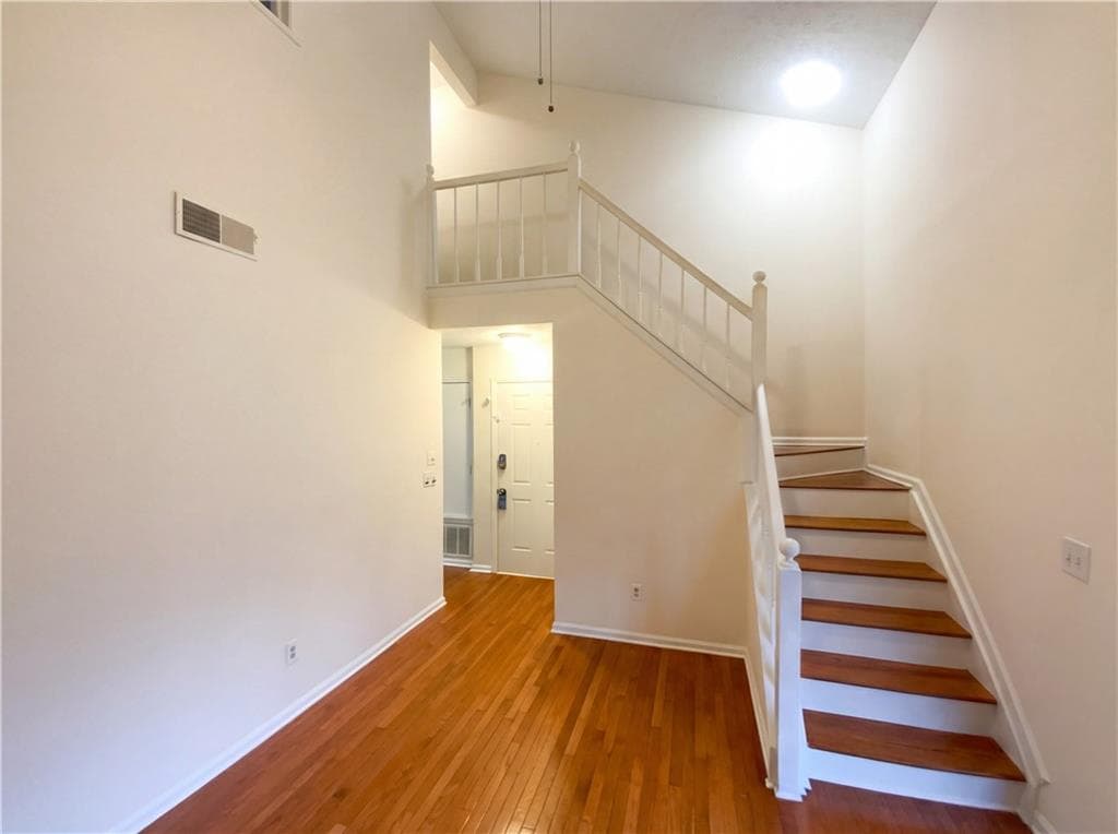 2 bedroom, 2 bathroom, 908 sq ft condominium for sale at 311 Quail Run, Roswell, GA 30076 — photo 6