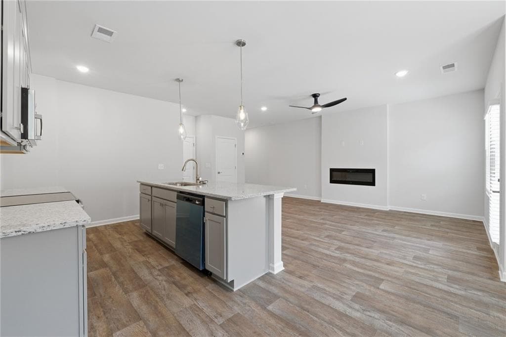 4 bedroom, 3 bathroom, 1,827 sq ft townhouse for sale at 3674 PARKWAY JAMES Drive, Snellville, GA 30039 — photo 10
