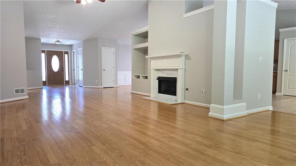 3 bedroom, 2 bathroom, 2,560 sq ft single family residence for sale at 272 Leatherwood Court, Lawrenceville, GA 30043 — photo 4