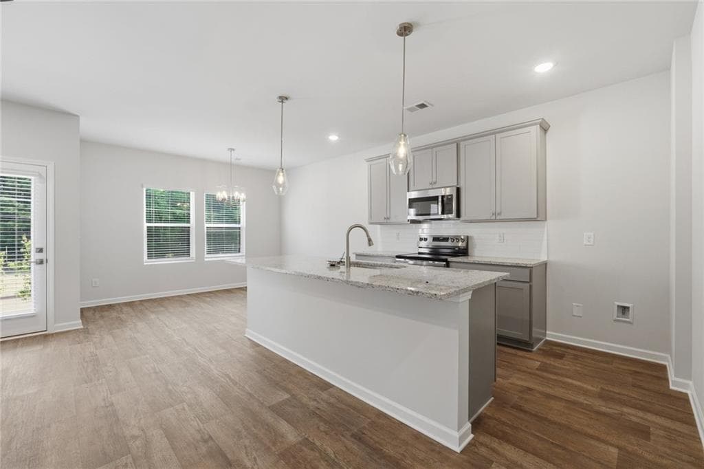 4 bedroom, 3 bathroom, 1,827 sq ft townhouse for sale at 3670 PARKWAY JAMES Drive, Snellville, GA 30039 — photo 8