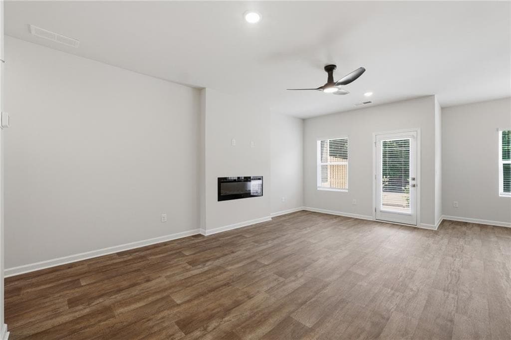 3 bedroom, 3 bathroom, 1,880 sq ft townhouse for sale at 3672 PARKWAY JAMES Drive, Snellville, GA 30039 — photo 5