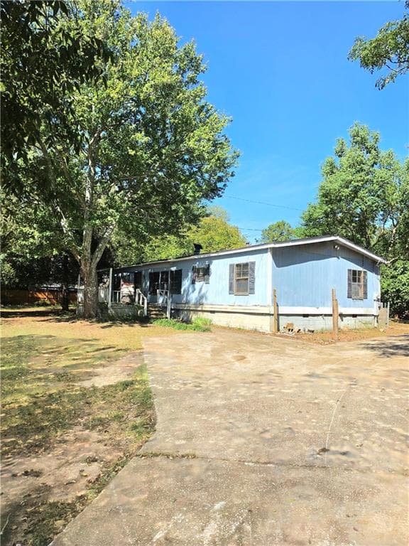 3 bedroom, 2 bathroom, 1,512 sq ft single family residence under contract at 1670 Lake Jodeco Road, Jonesboro, GA 30236 — photo 2