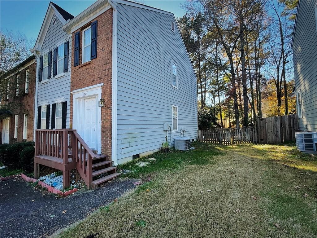 3 bedroom, 3 bathroom, 1,518 sq ft townhouse for rent at 1122 Overland Hill Trace, Norcross, GA 30093 for $1,750 a month — photo 2