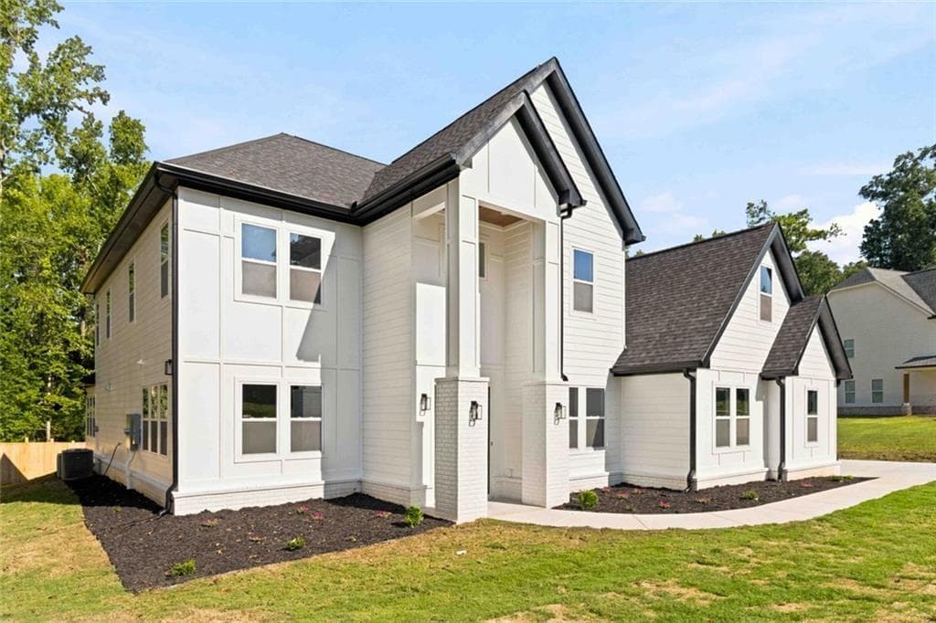 6 bedroom, 6 bathroom, 5,450 sq ft single family residence for sale at 1731 Cardinal Drive, Griffin, GA 30223 — photo 2