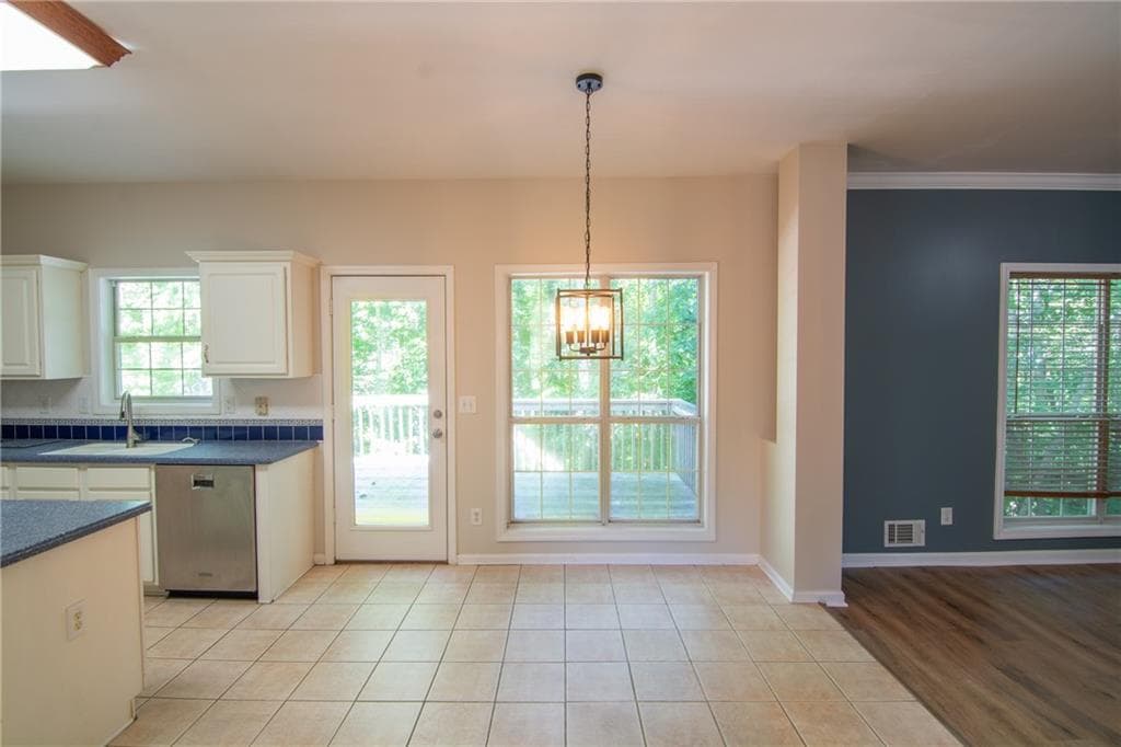 6 bedroom, 5 bathroom, 3,473 sq ft single family residence for sale at 2108 Brickton Crossing, Buford, GA 30518 — photo 8