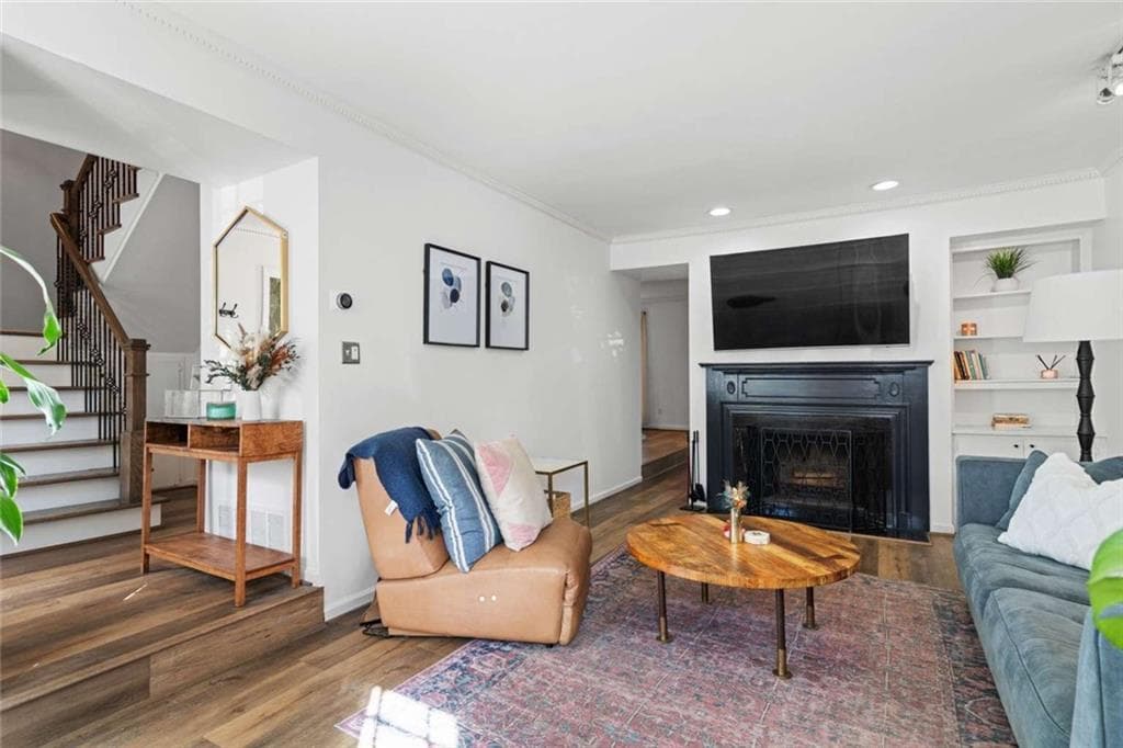 3 bedroom, 3 bathroom, 1,944 sq ft condominium for sale at 1105 Clairemont Avenue P, Decatur, GA 30030 — photo 4