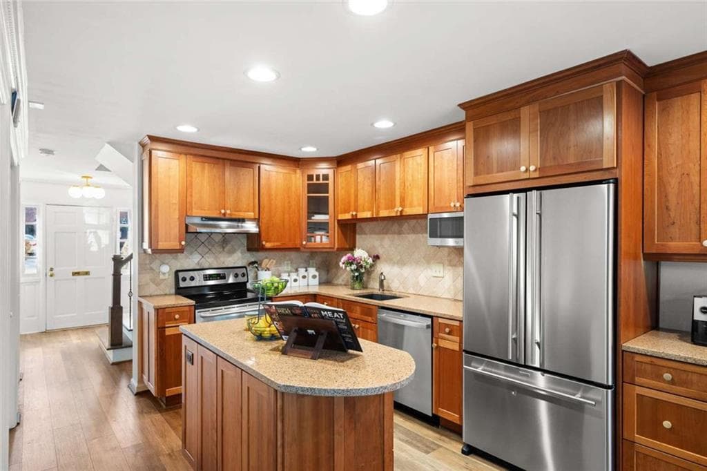 3 bedroom, 3 bathroom, 1,944 sq ft condominium for sale at 1105 Clairemont Avenue P, Decatur, GA 30030 — photo 9