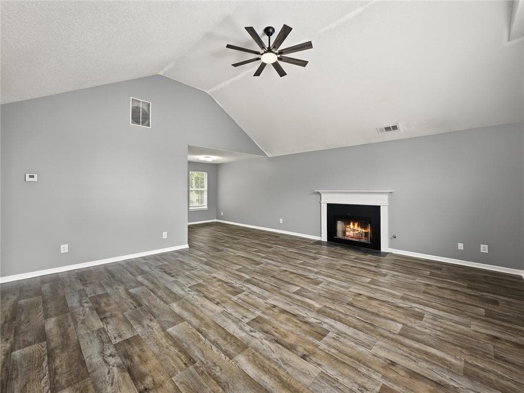 3 bedroom, 2 bathroom, 1,680 sq ft single family residence for sale at 6195 Idlewood Circle, Lithonia, GA 30038 — photo 5