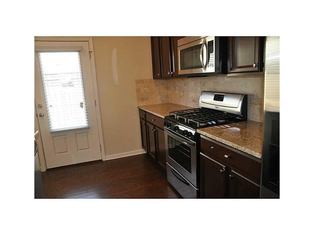 3 bedroom, 3 bathroom, 1,925 sq ft townhouse for rent at 2545 Thackery Court, Cumming, GA 30041 for $2,300 a month — photo 4