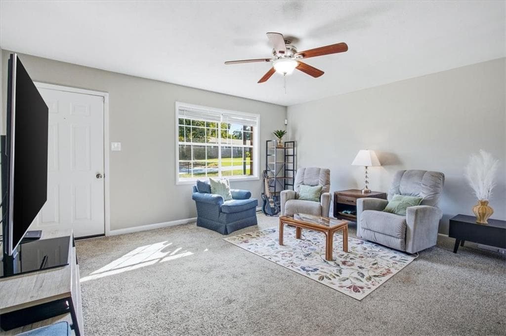 3 bedroom, 2 bathroom, 1,170 sq ft single family residence for sale at 950 Meadowbrook Lane, Conyers, GA 30012 — photo 5