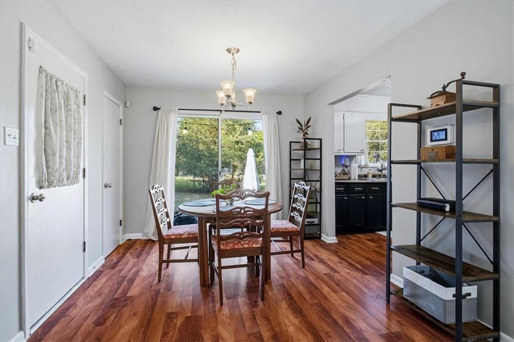 3 bedroom, 2 bathroom, 1,170 sq ft single family residence for sale at 950 Meadowbrook Lane, Conyers, GA 30012 — photo 6