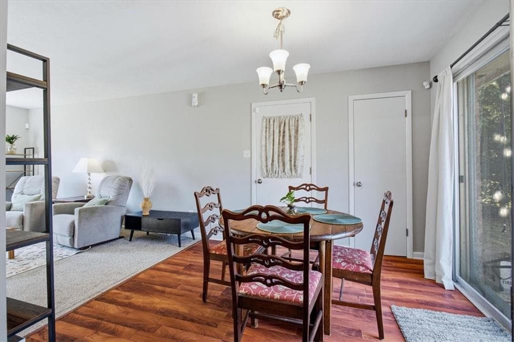 3 bedroom, 2 bathroom, 1,170 sq ft single family residence for sale at 950 Meadowbrook Lane, Conyers, GA 30012 — photo 7