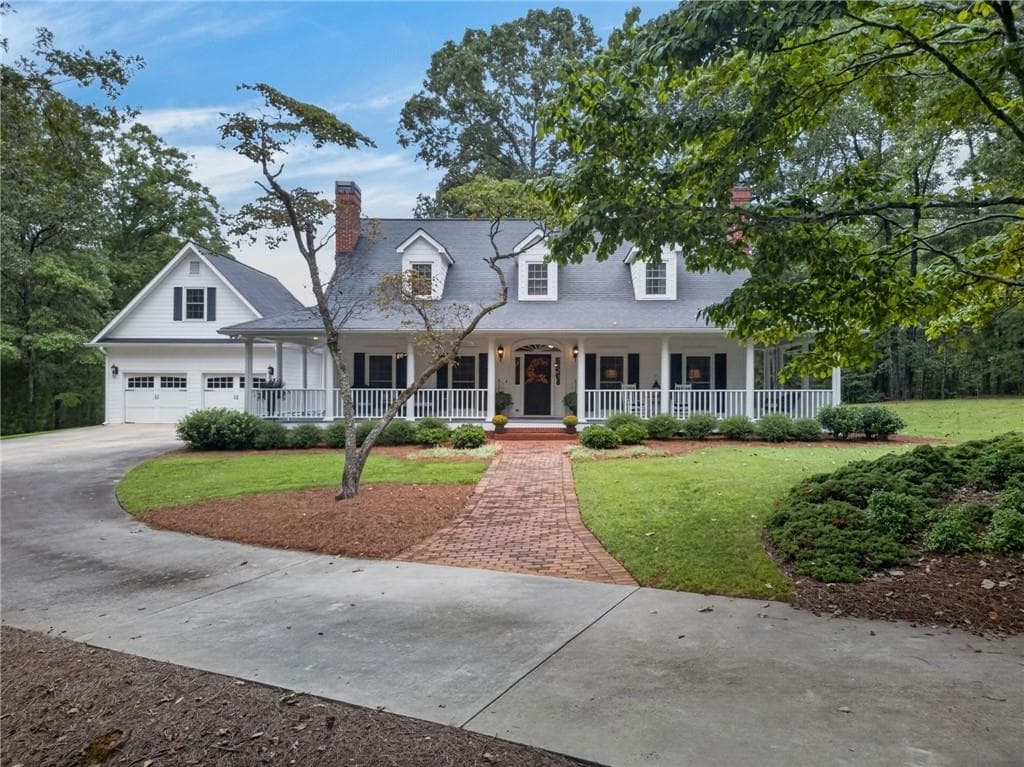 4 bedroom, 3 bathroom, 3,435 sq ft single family residence for sale at 7400 Banks Mill Road, Douglasville, GA 30135 — photo 2
