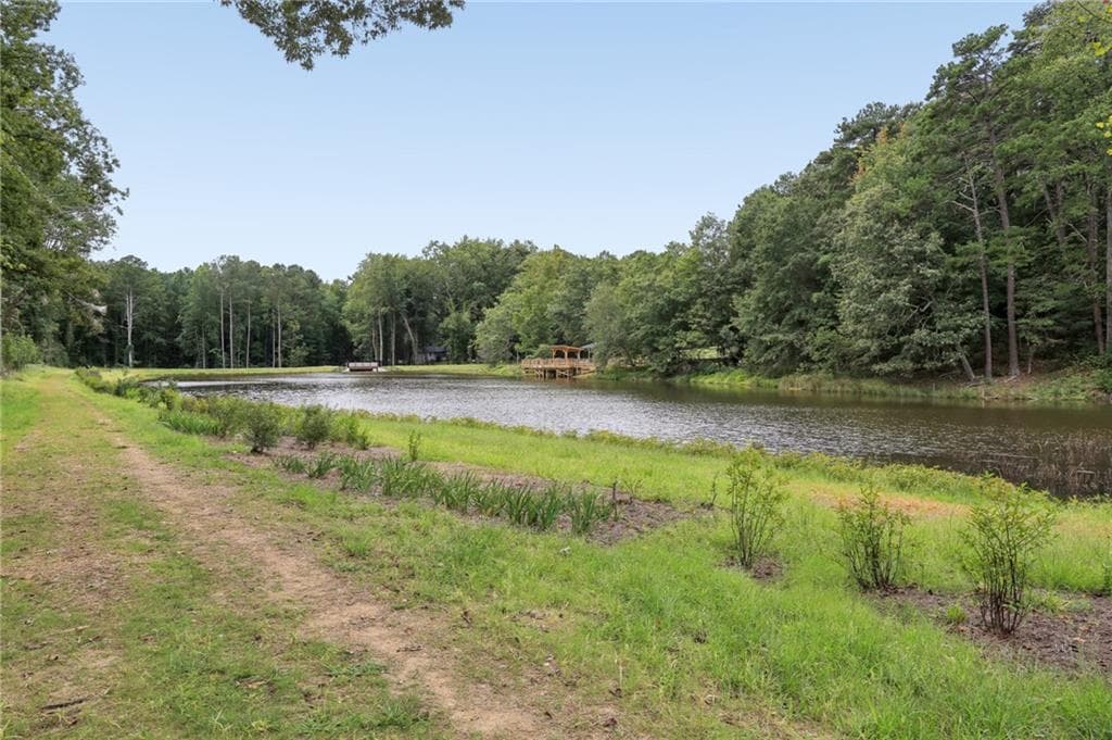 3 bedroom, 2 bathroom, 1,432 sq ft single family residence for sale at 1552 Edinburgh Drive, Tucker, GA 30084 — photo 2