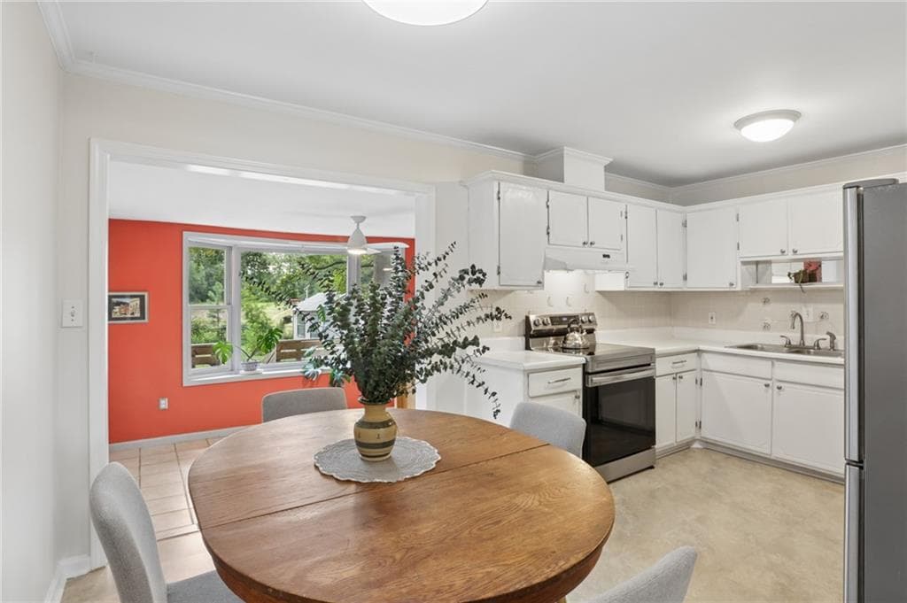 3 bedroom, 2 bathroom, 1,432 sq ft single family residence for sale at 1552 Edinburgh Drive, Tucker, GA 30084 — photo 9