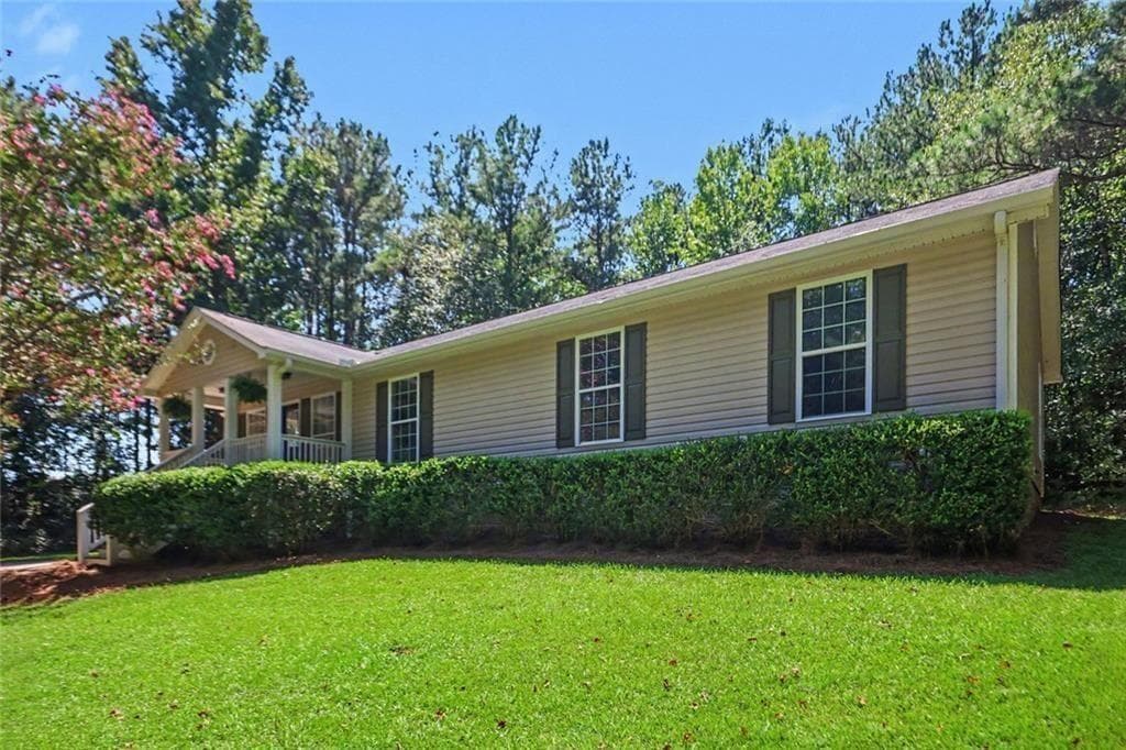 4 bedroom, 2 bathroom, 1,650 sq ft single family residence for sale at 7290 Ga Hwy 5, Douglasville, GA 30135 — photo 3