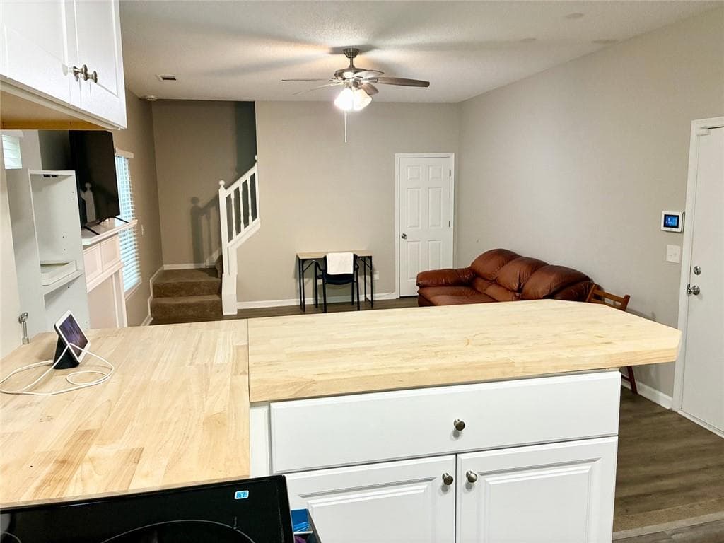 1 bedroom, 1 bathroom, 1,000 sq ft duplex for rent at 4984 Galleon Crossing B, Decatur, GA 30035 for $1,500 a month — photo 5